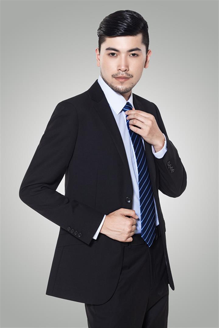魏静怡 视觉与舞美负责人